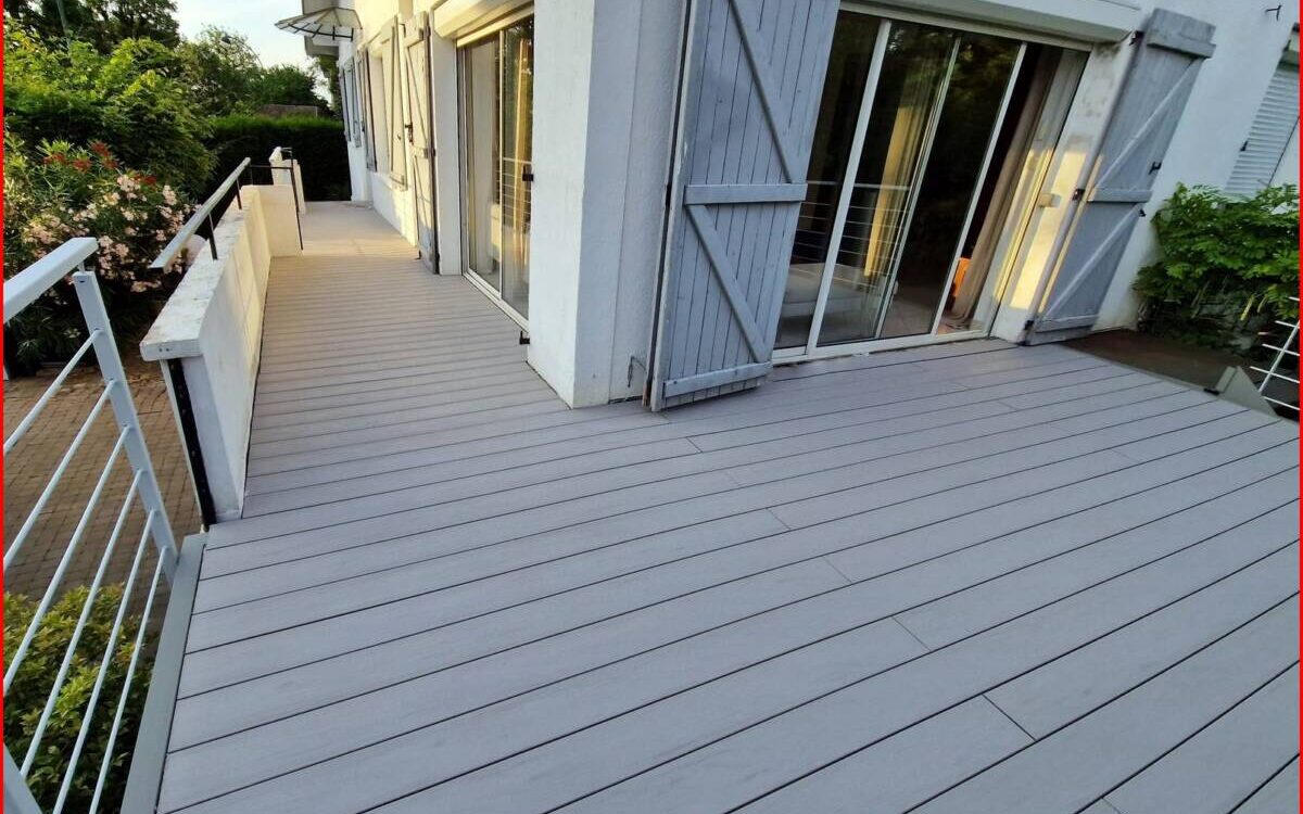 TERRASSE SUR PILOTIS_899_LA CELLE SAINT CLOUD_YVELINES_ILE DE FRANCE 1200X750 | Metallerie Schuhpaint LA METALLERIE SCHUHPAINT SE MET AU VERT Barr