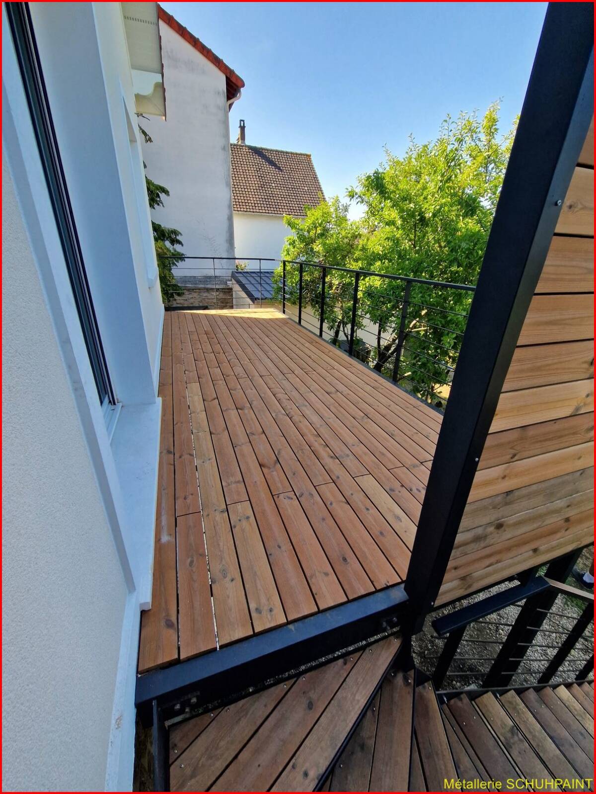 TOUT AUTOUR DE PARIS : NOS TERRASSES SUR PILOTIS Barr