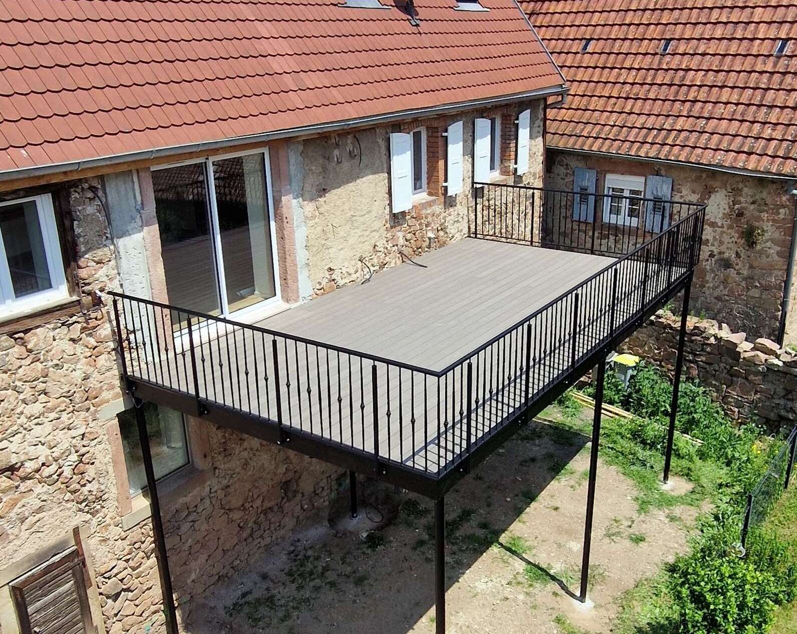 Terrasse métallique sur pilotis Benfeld
