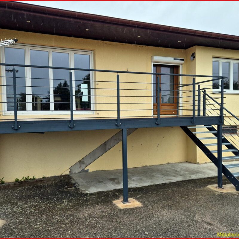 Terrasse sur pilotis 2024 (2) Barr 51