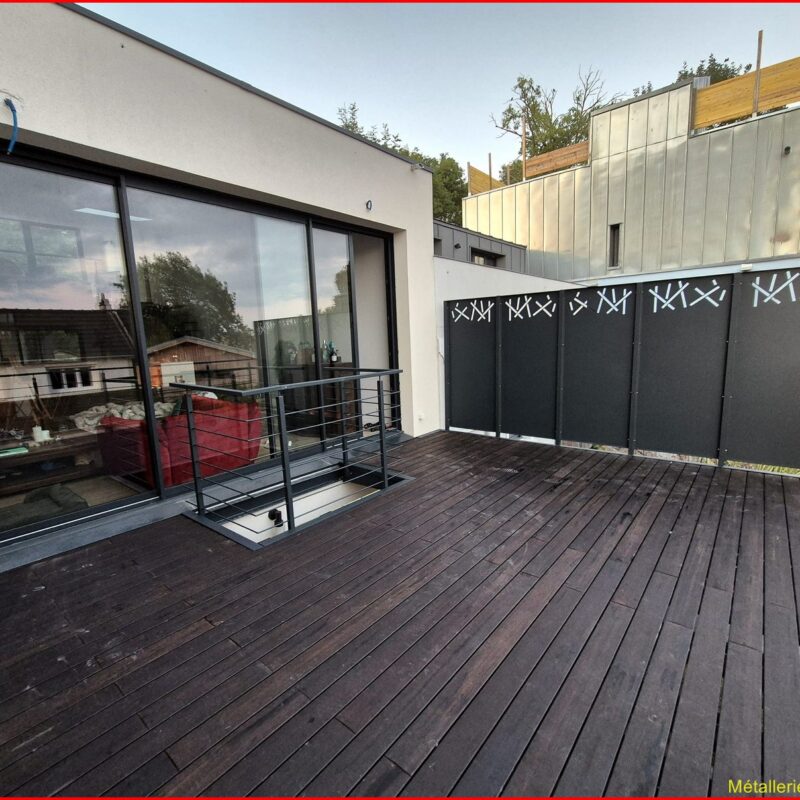 Terrasse sur pilotis 2024 (2) Barr 27