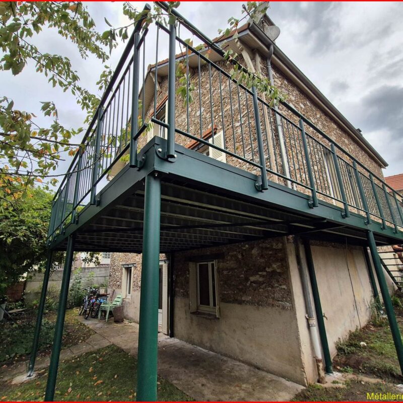 Terrasse sur pilotis 2025 (2) Barr 44