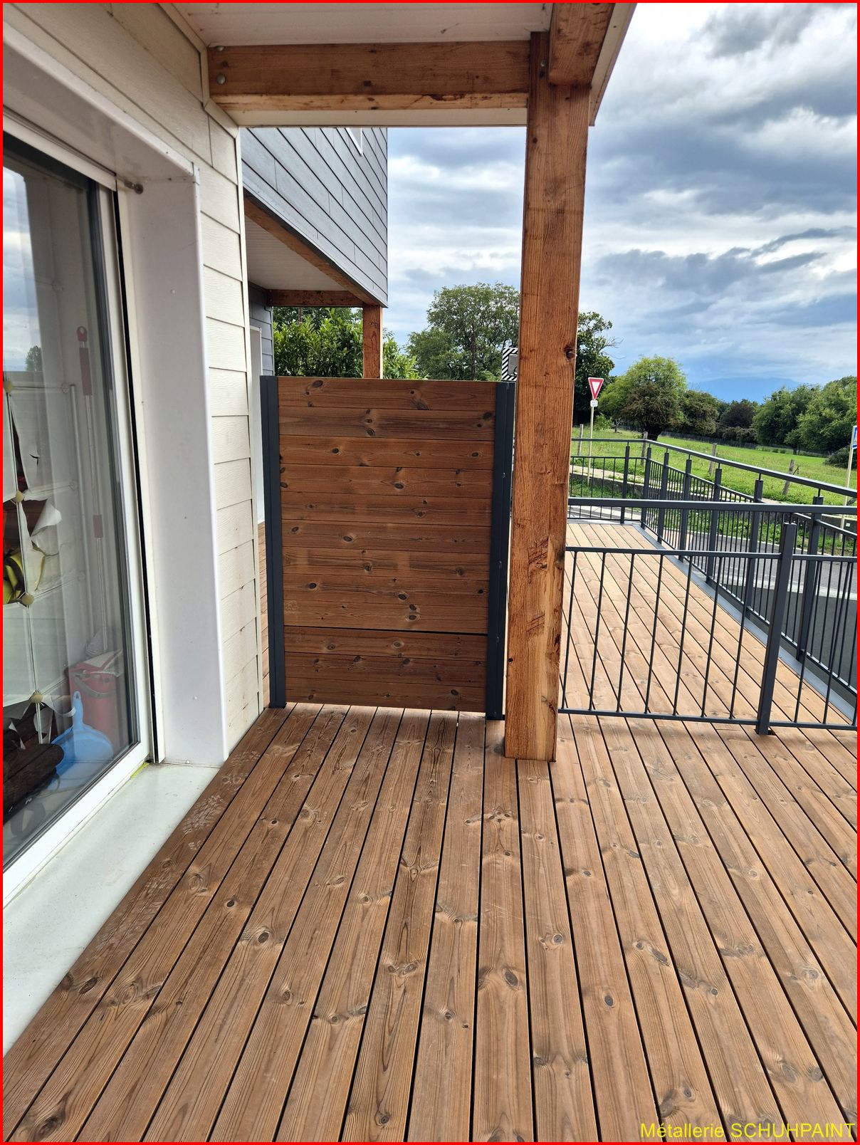 CLAUSTRAT_60_PUBLIER_HAUTE SAVOIE_AUVERGNE RHONE ALPES | Metallerie Schuhpaint Claustras sur-mesure : poteaux métal, remplissage bois, alu ou verre Munster 1