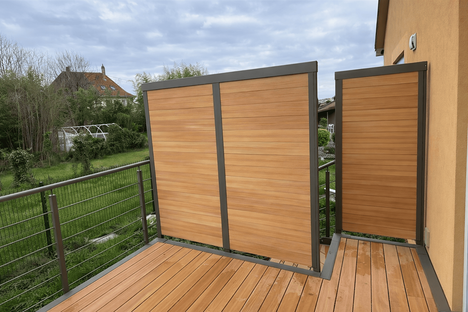 TERRASSE SUR PILOTIS_1333_ILLKIRCH_BAS RHIN_ALSACE | Metallerie Schuhpaint Claustras sur-mesure : poteaux métal, remplissage bois, alu ou verre Barr 5