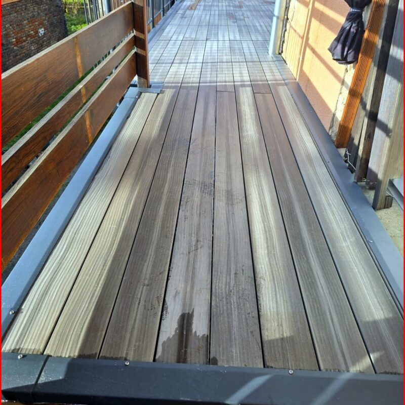 Terrasse sur pilotis 2025 (2) Barr 80